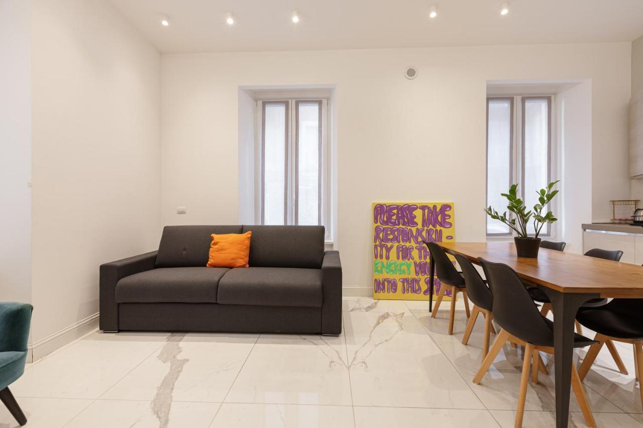 Apt Moscova- Milano Dream! Luaran gambar