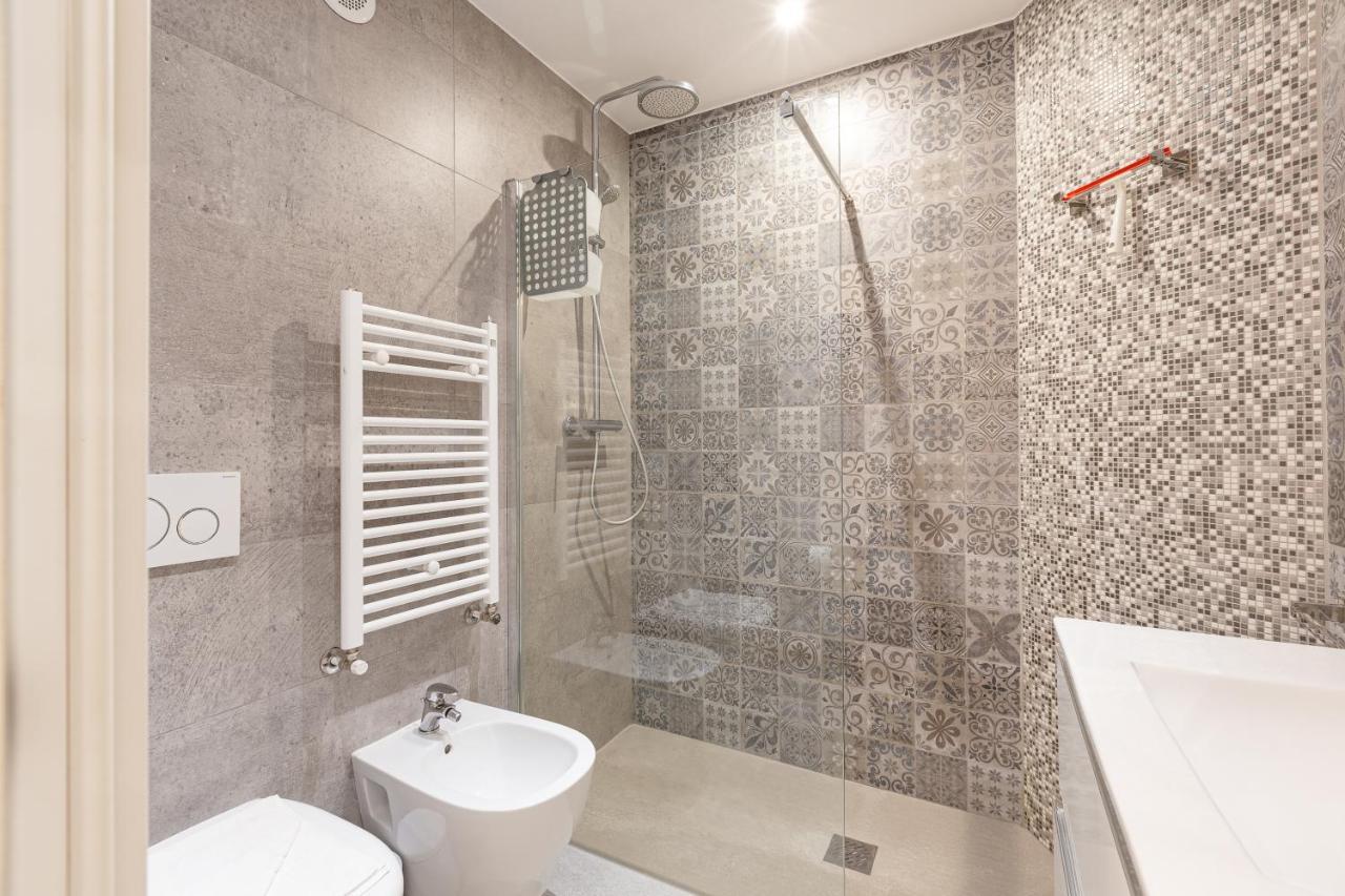 Apt Moscova- Milano Dream! Luaran gambar