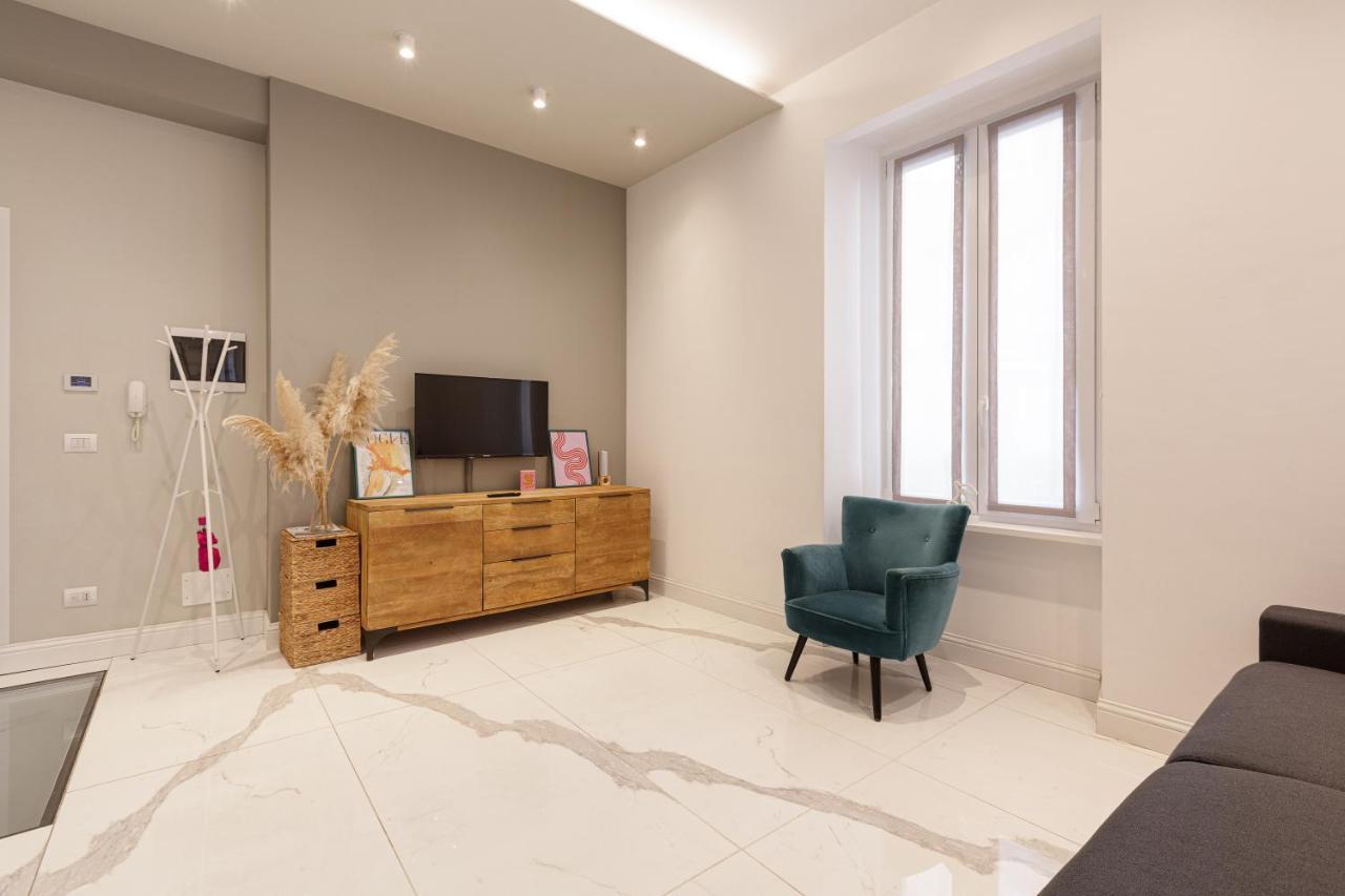 Apt Moscova- Milano Dream! Luaran gambar