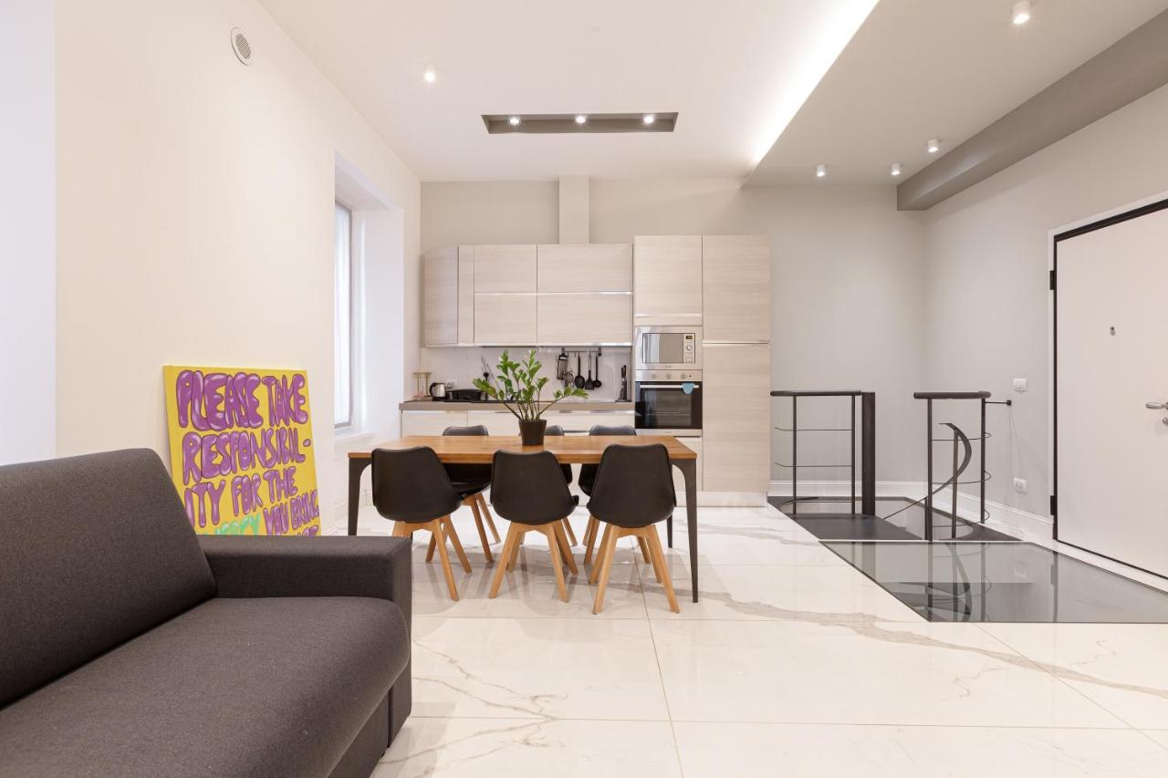 Apt Moscova- Milano Dream! Luaran gambar