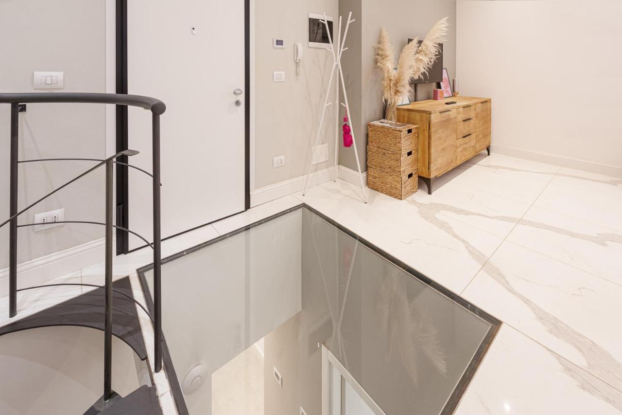 Apt Moscova- Milano Dream! Luaran gambar