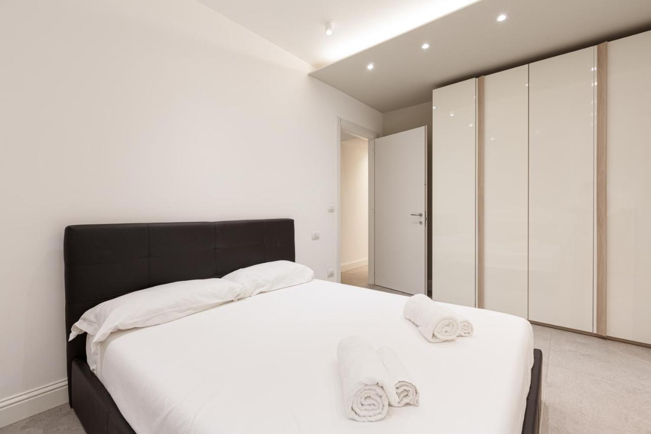 Apt Moscova- Milano Dream! Luaran gambar