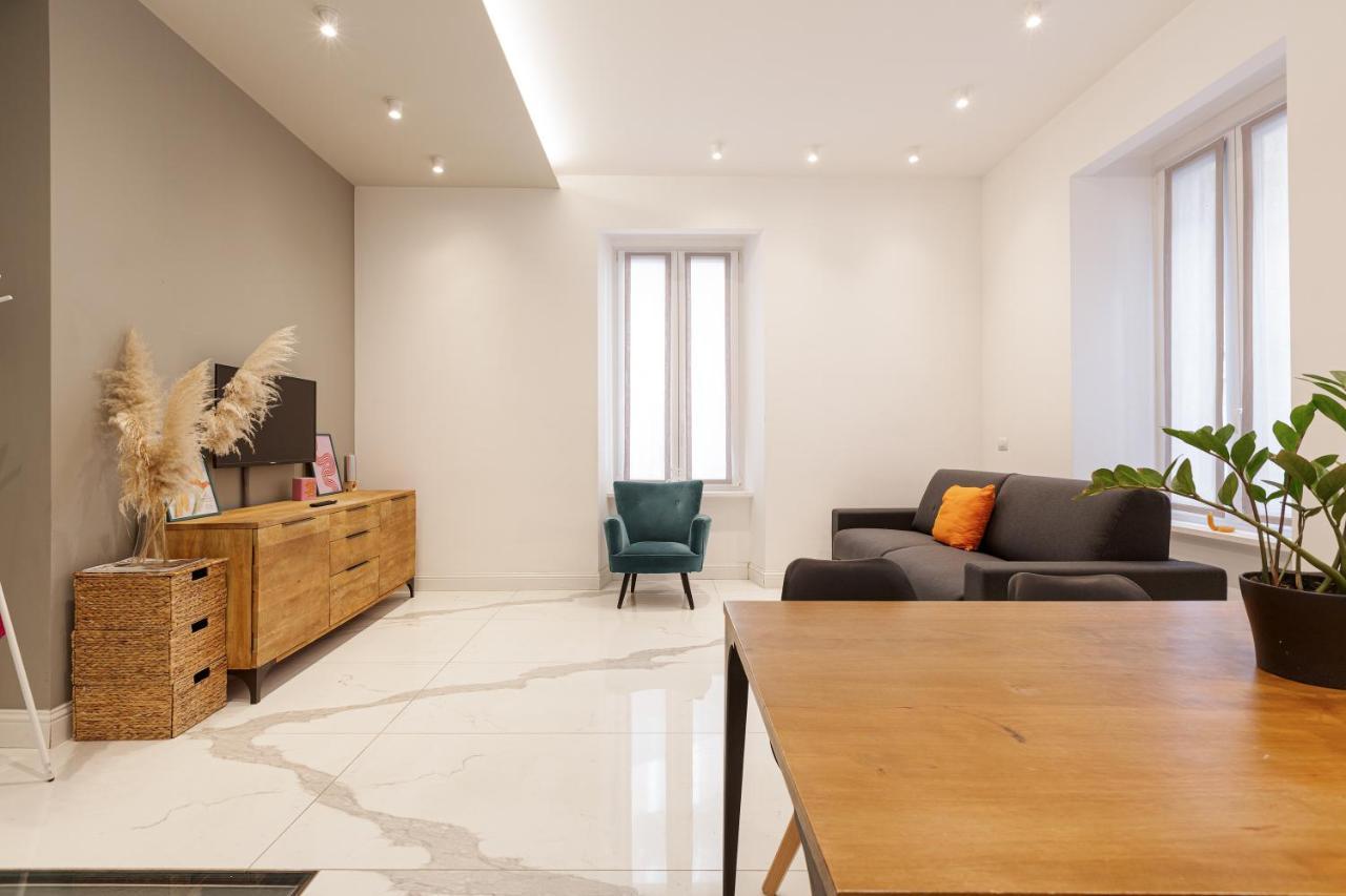 Apt Moscova- Milano Dream! Luaran gambar