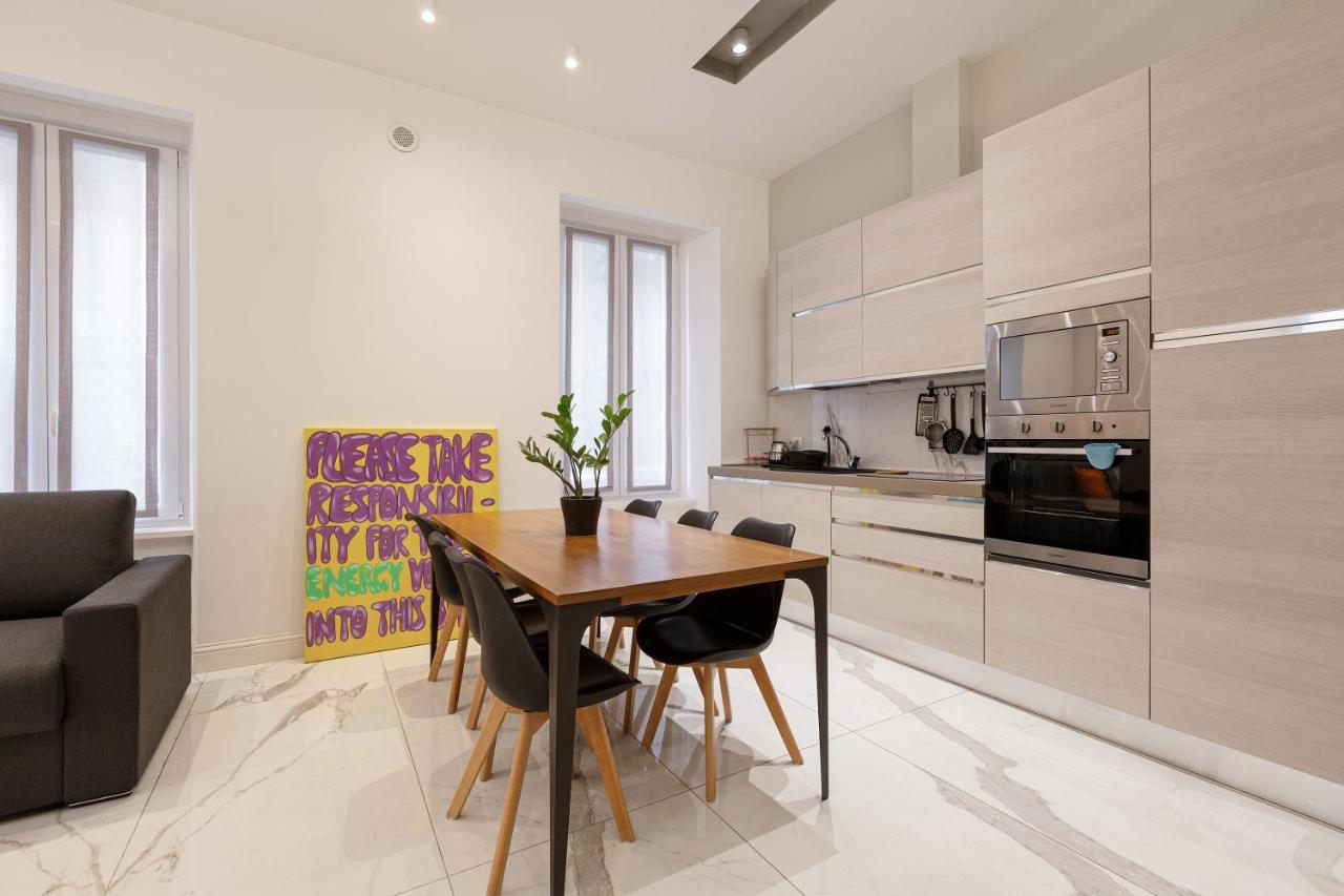 Apt Moscova- Milano Dream! Luaran gambar